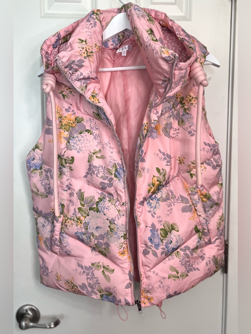 TCEC Floral Printed Light Pink Puffer Vest with Hood NWOT